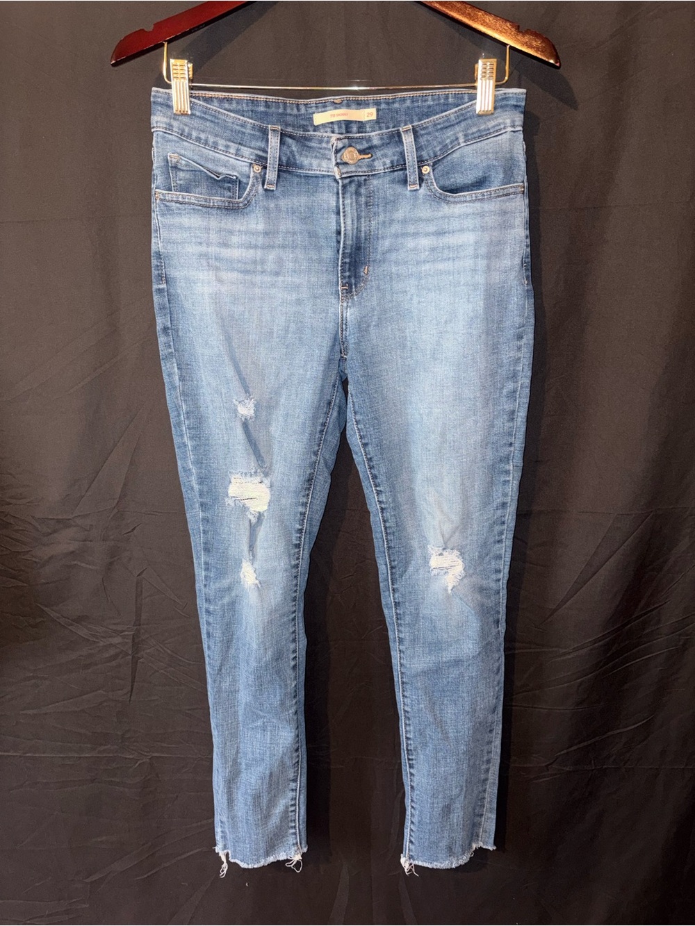 Levi's Women's 711 Skinny Jeans